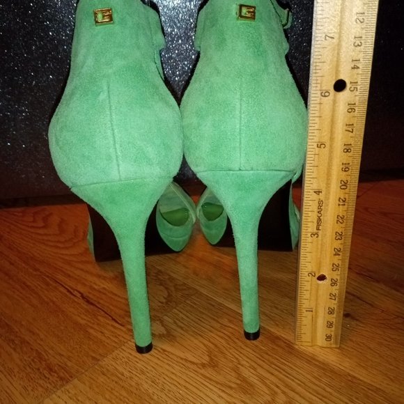 Guess Green T-Strap - Picture 2 of 3